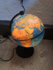 GLOBUS BELEUCHTET