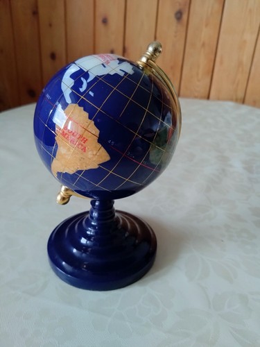 Globus aus lapis - aus, und
